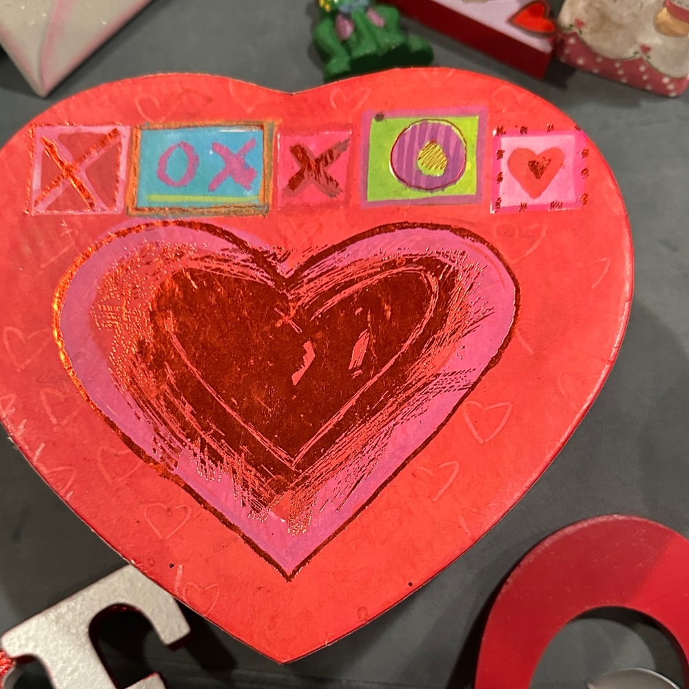 Valentine's Day Heart Decor Set - Picture 11 of 16